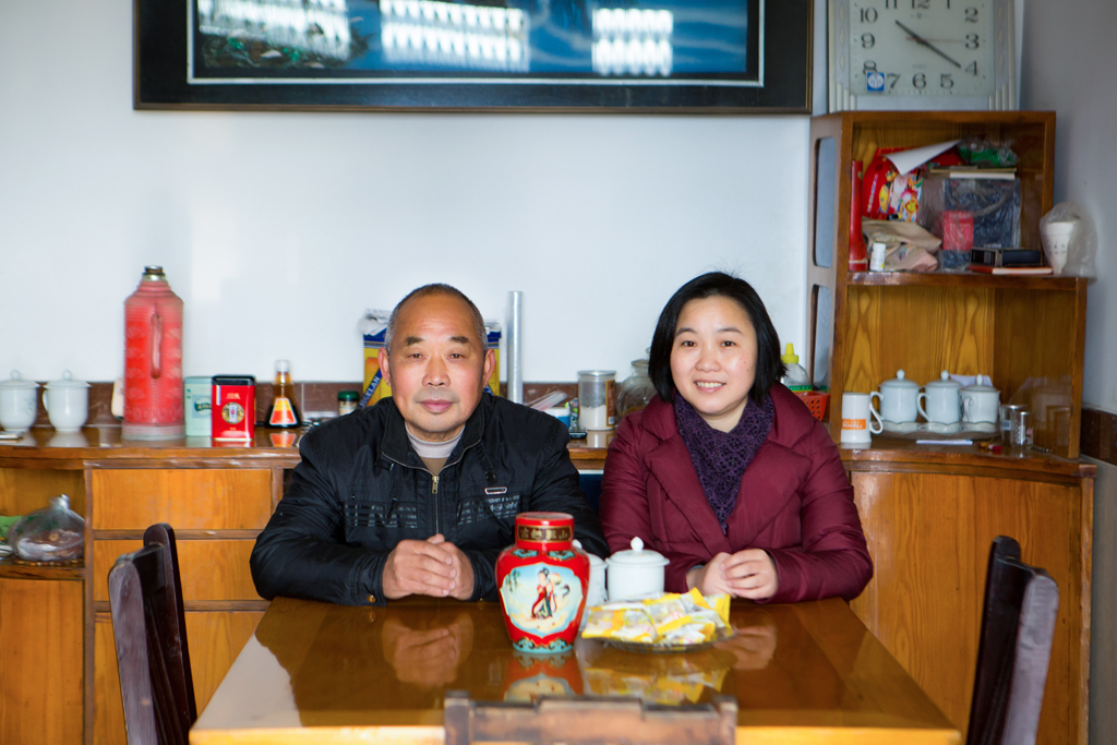 1509412185713380.jpg 傅利红一家.jpg